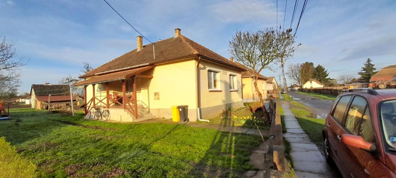Oeregakac Vendeghaz *
